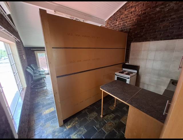 1 BEDROOM FLAT TO LET IN SINOVILLE